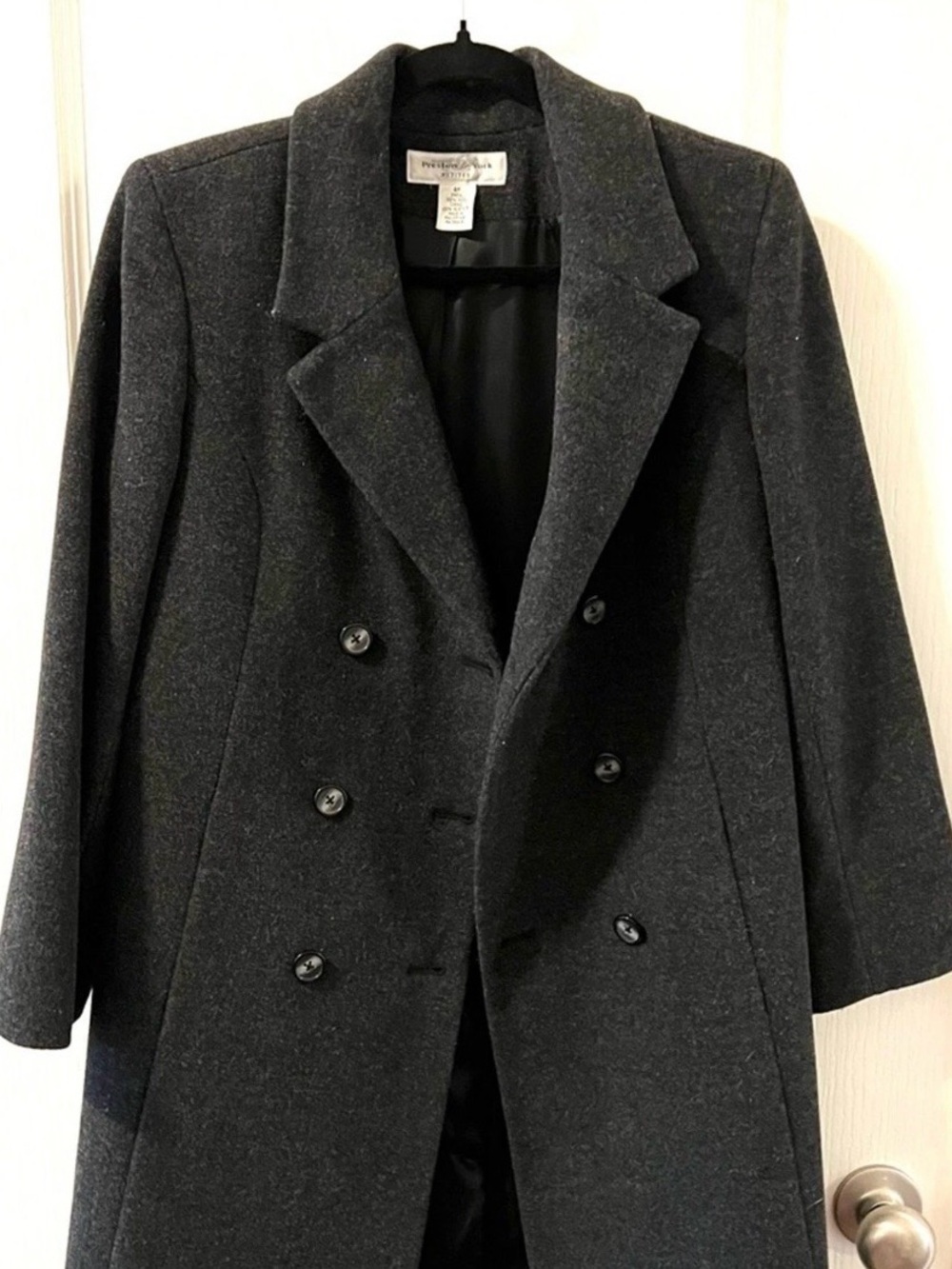 Long Wool Double-Breasted Women's Coat in Dark Gray - Picture 5 of 11
